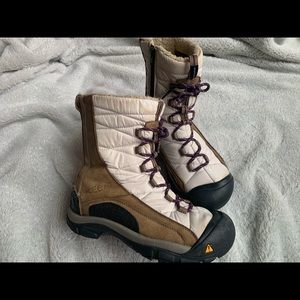KEEN winter boots